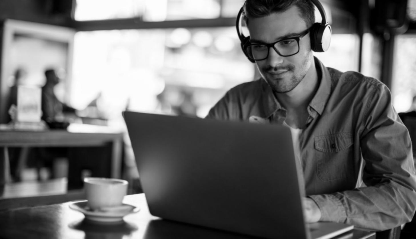 Structured investment seminar materials with case study documentation